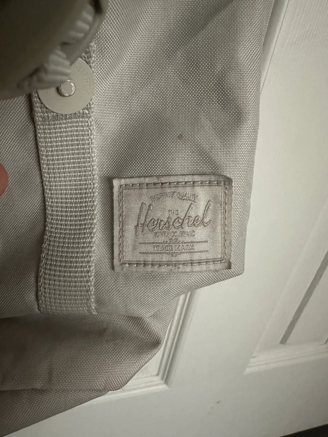Herschel Backpack image indicator(2)
