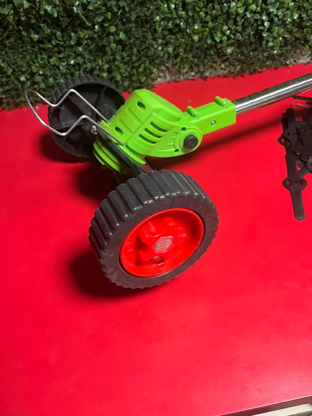 Battery Powered Lawn Trimmer with Accessories thumbnail