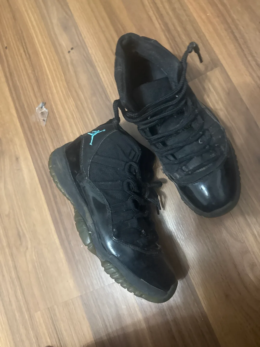 Air Jordan 11 Black Sneakers image indicator(3)