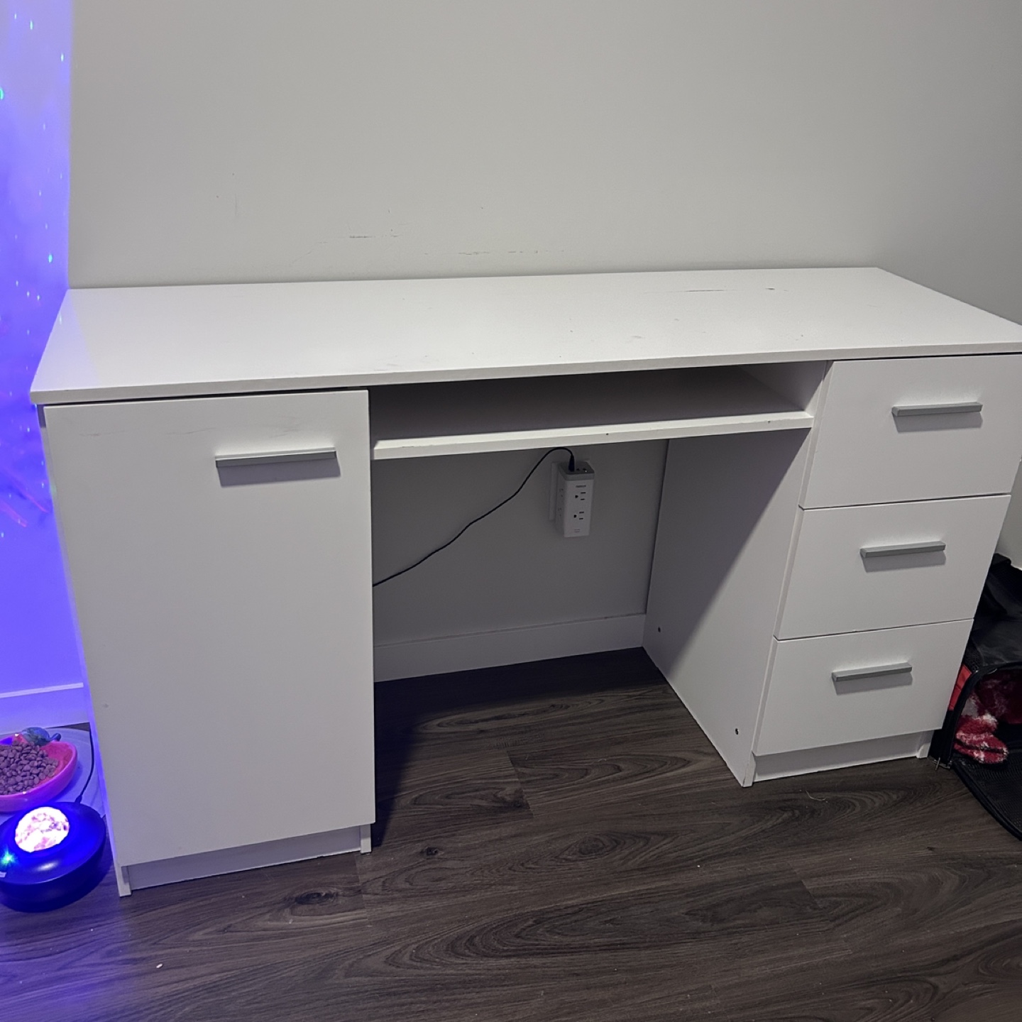 White Desk