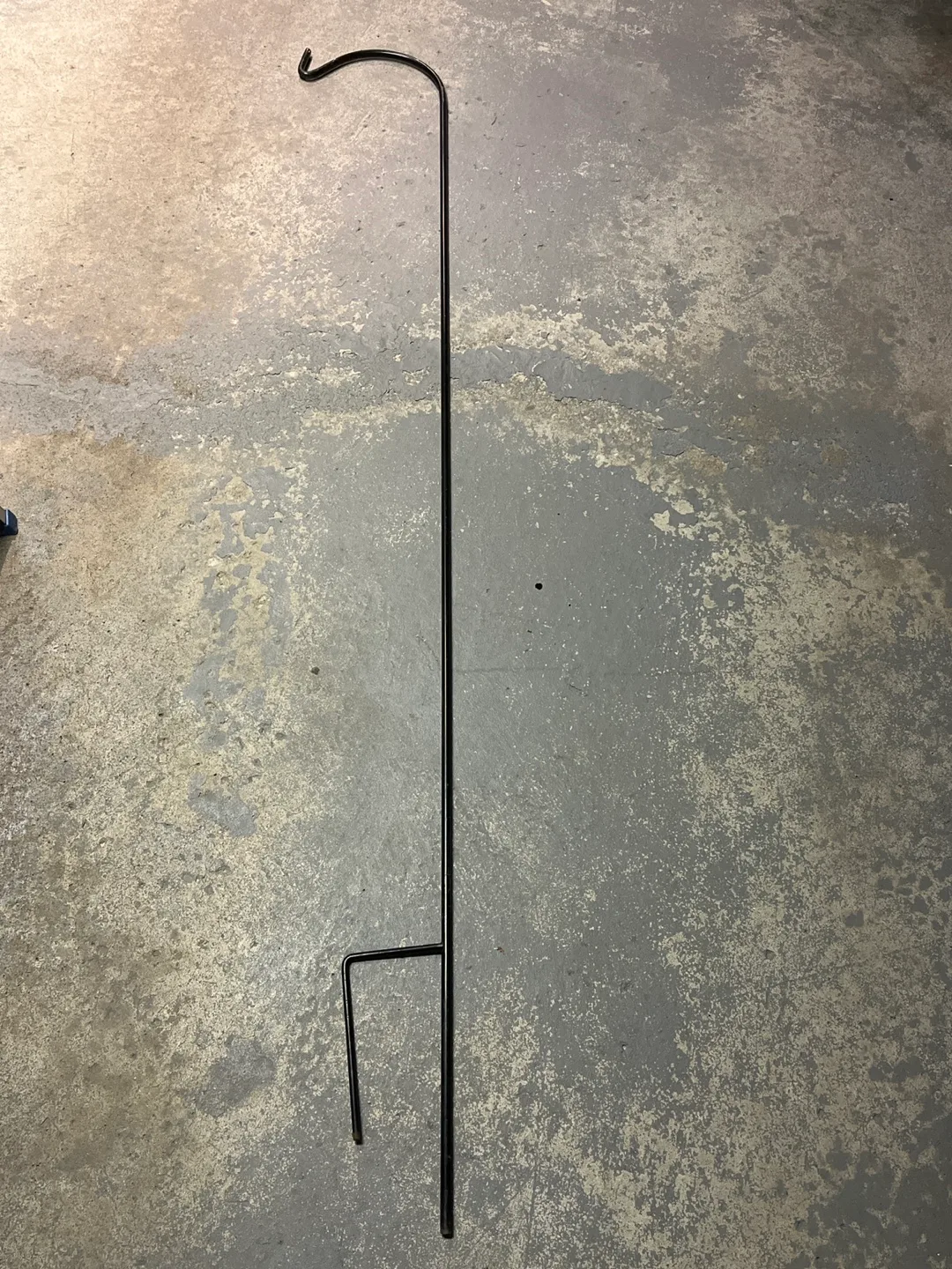 Patio umbrella with base and assorted items image indicator(6)