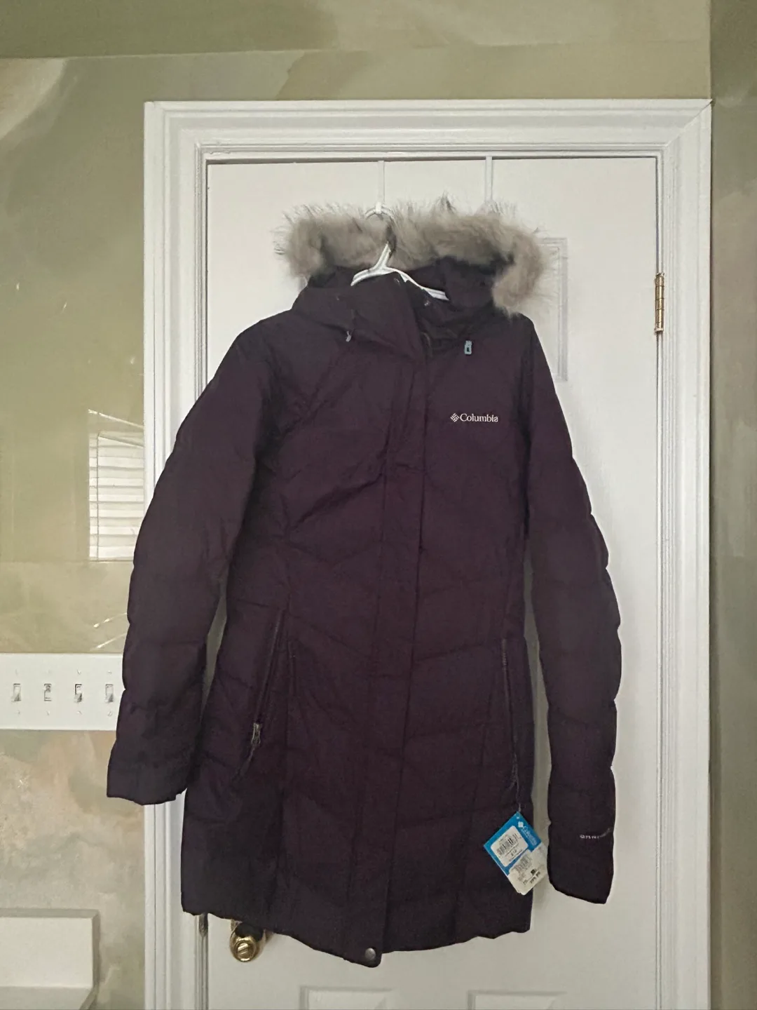 Columbia Winter Coat With Fur Trim image indicator(2)
