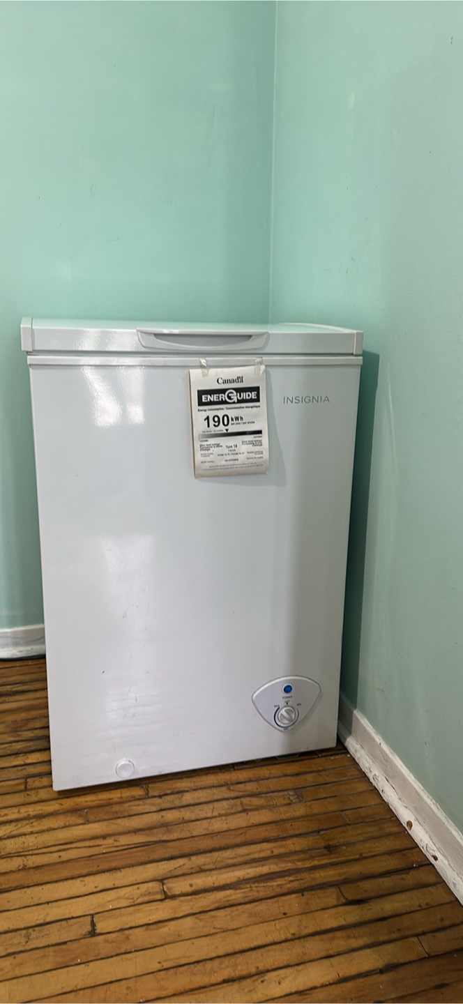 Insignia Chest Freezer - photo 3
