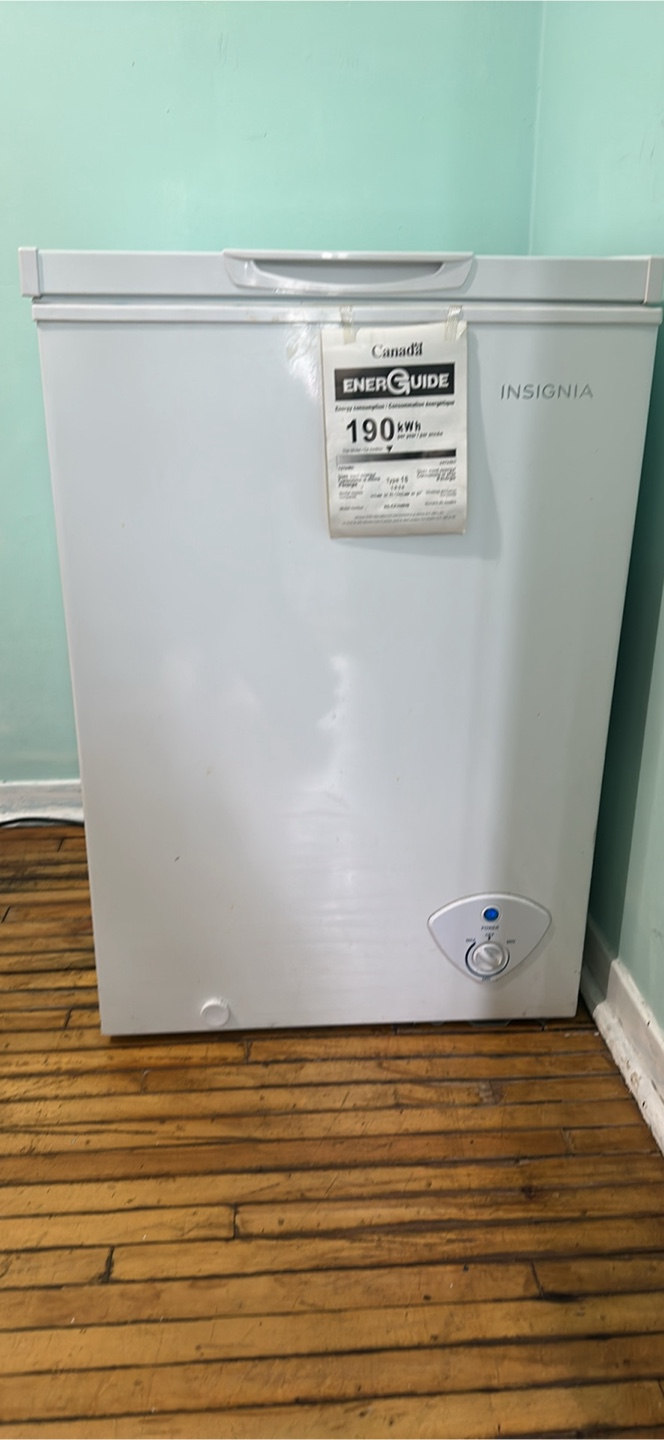 Insignia Chest Freezer