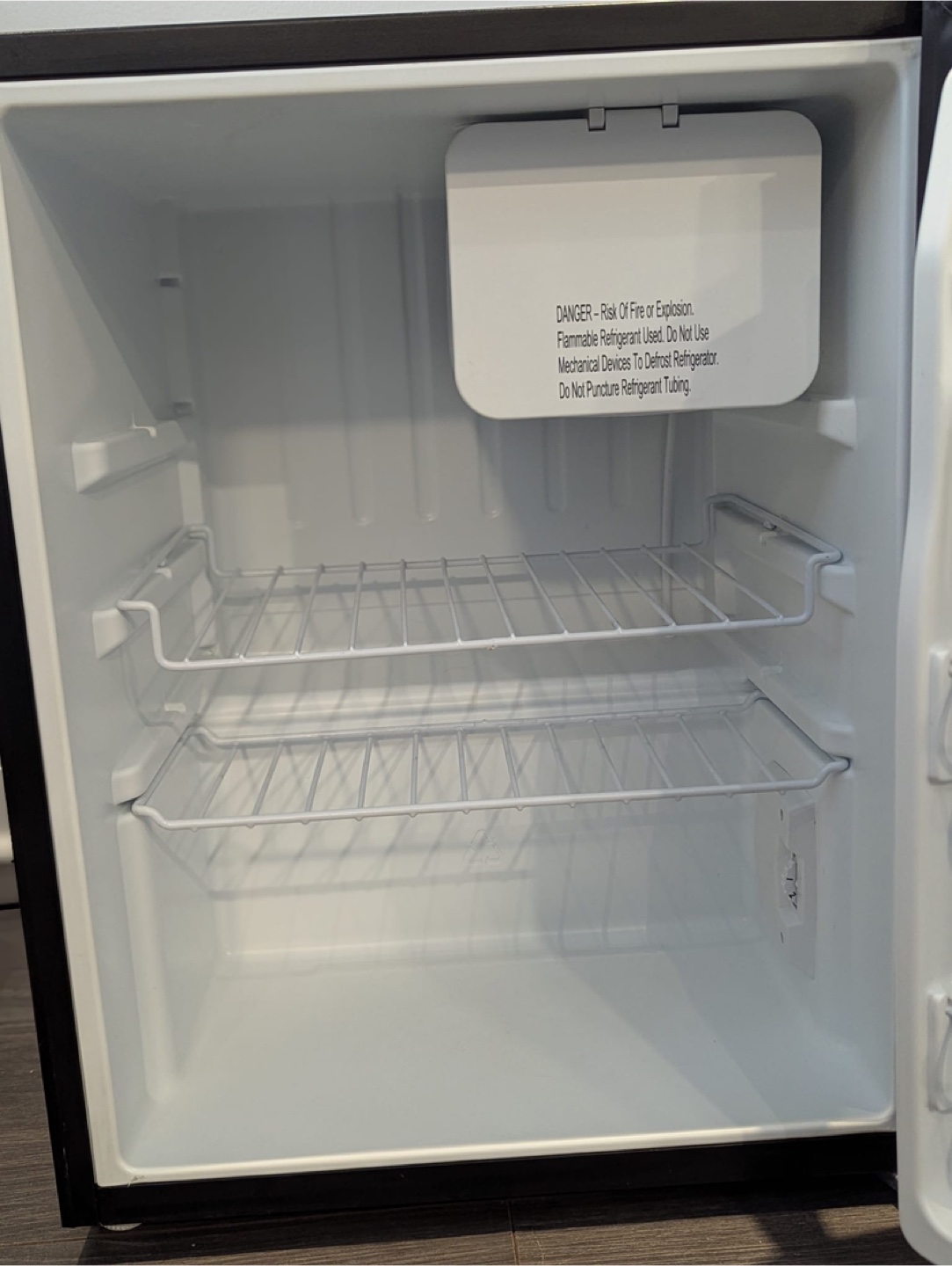 Whirlpool Compact Refrigerator - photo 3