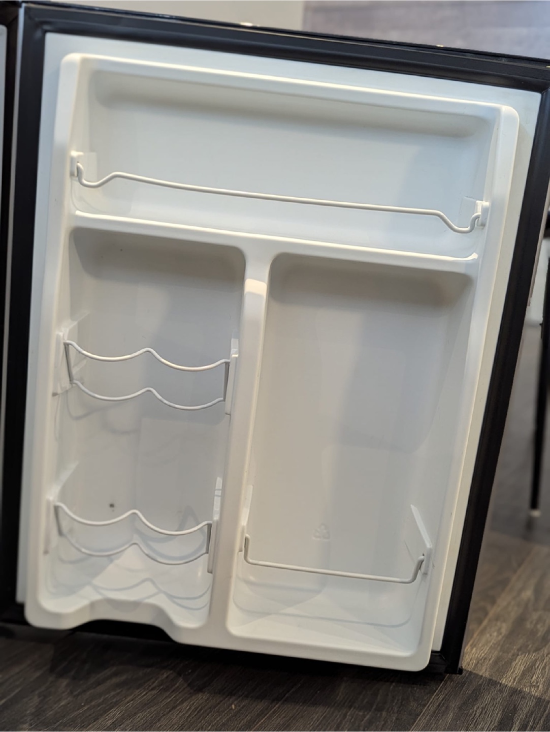 Whirlpool Compact Refrigerator - photo 4