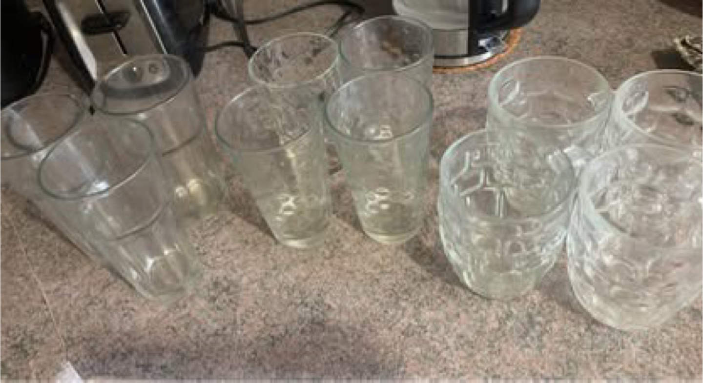 Set of drinking glasses