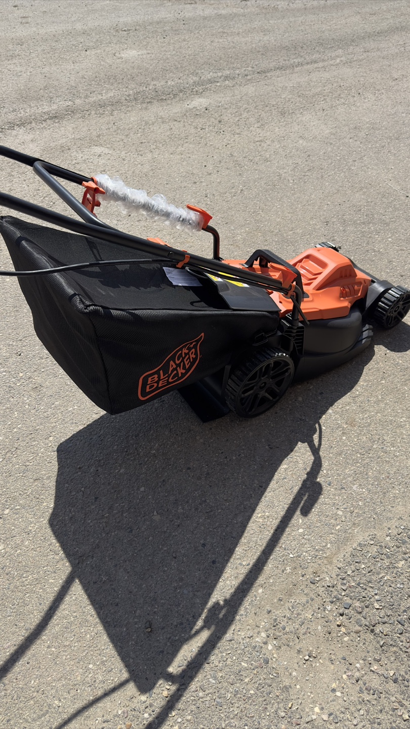 Black + Decker Electric Lawn Mower - photo 4