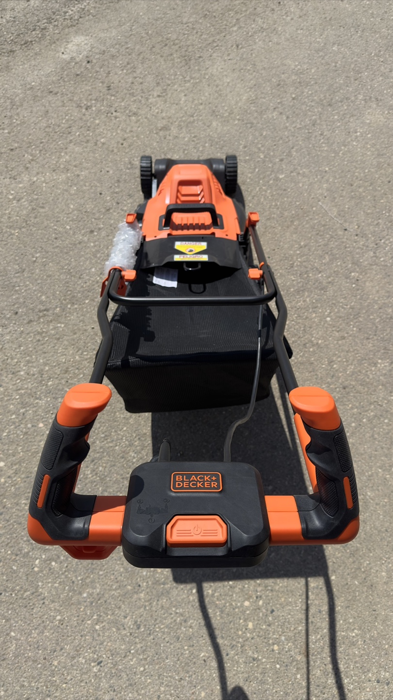 Black + Decker Electric Lawn Mower