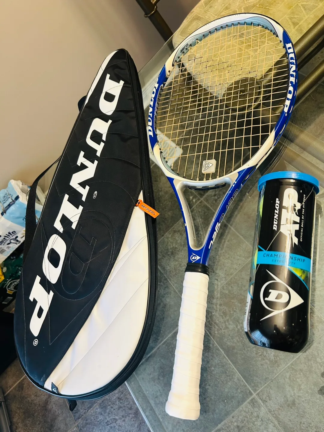 DUNLOP aerogel Titan Tennis Racket thumbnail