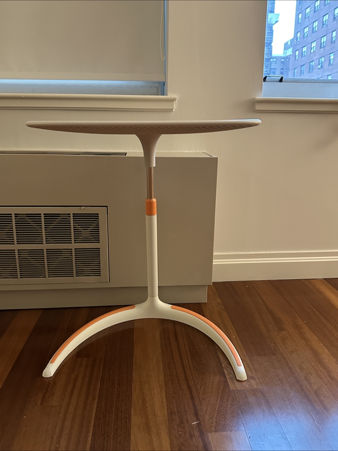 (moving sale) Height Adjustable Laptop Table - photo 2