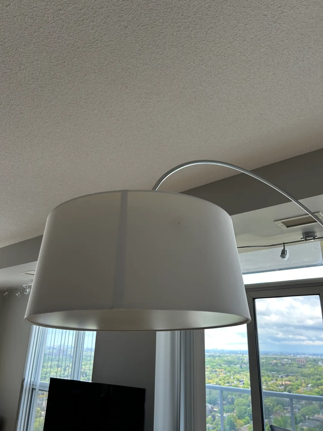 Structube Curva Lamp - white (adjustable) image indicator(3)