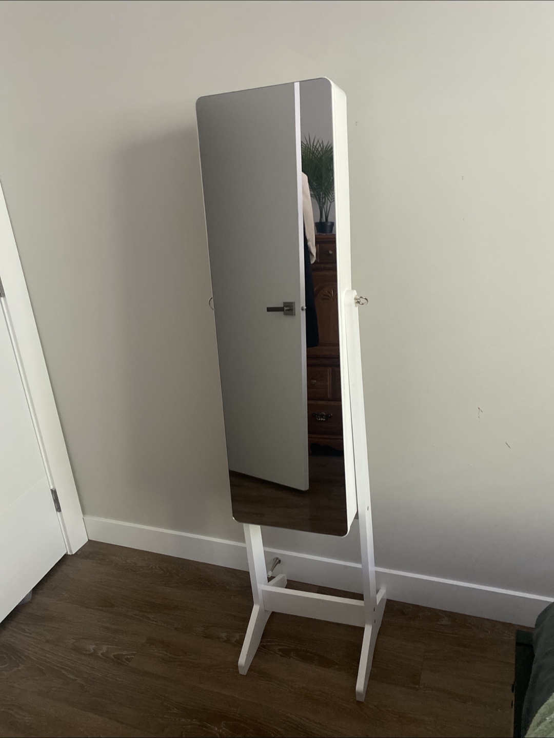 Standing Jewellery Mirror Amoire with Light up Mirror - photo 2