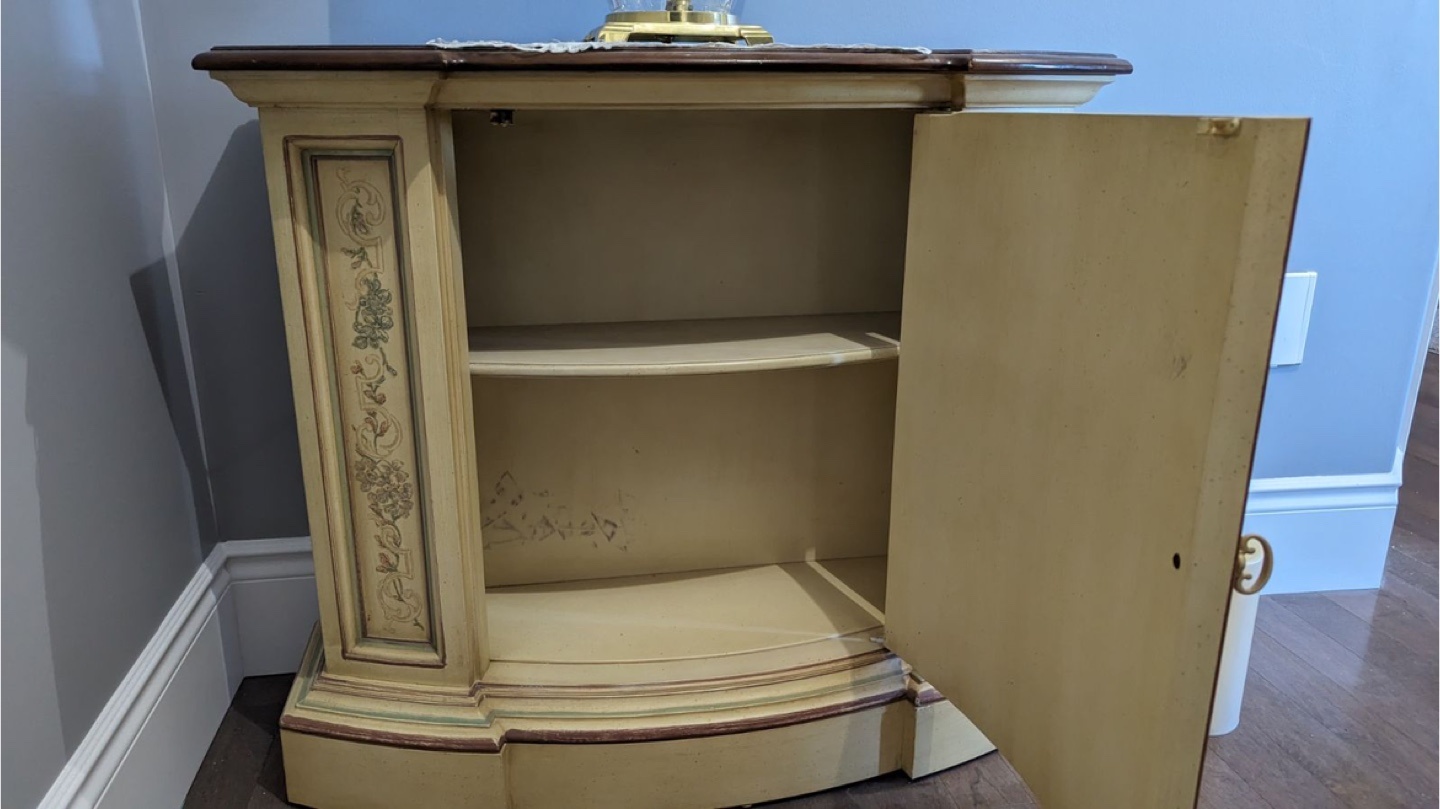 Classy Storage Table - photo 2