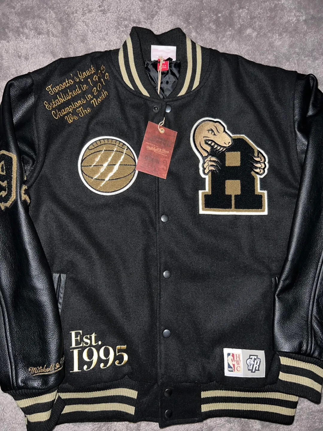 Mens Toronto Raptors M&N Varsity jacket Size Medium image indicator(2)