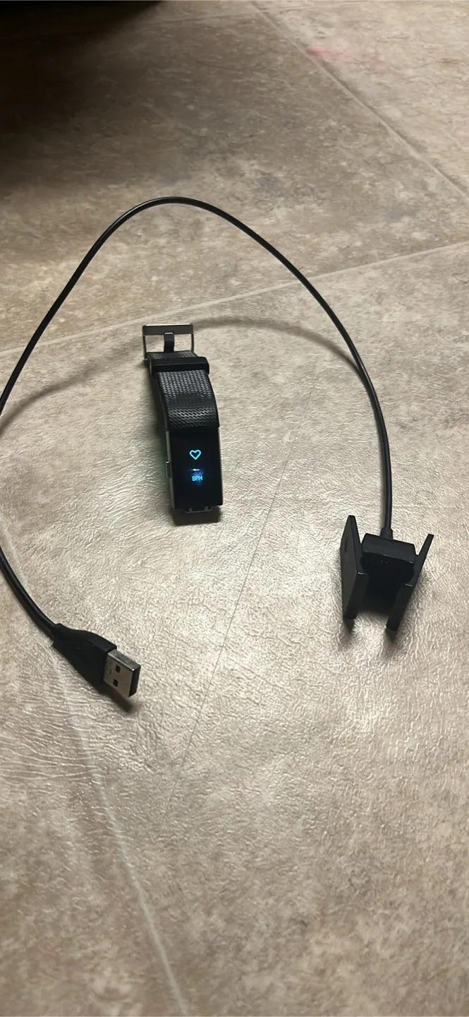 Fitbit Accessories and Watch image indicator(2)