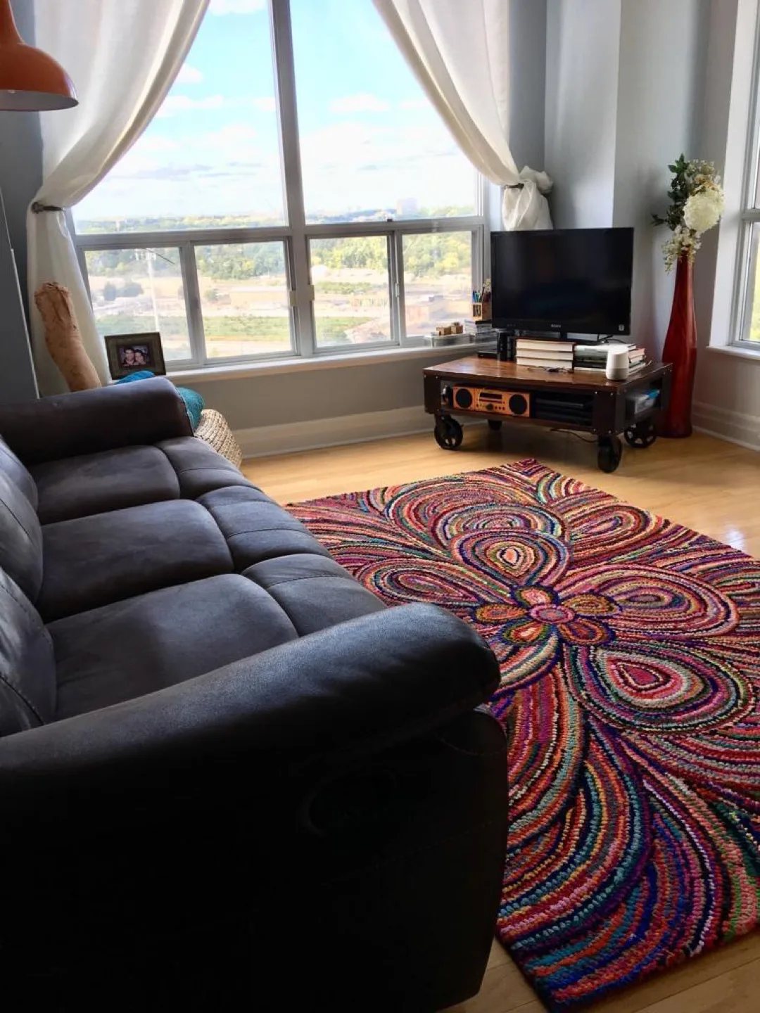 Safavieh Hand-Tufted Area Rug thumbnail