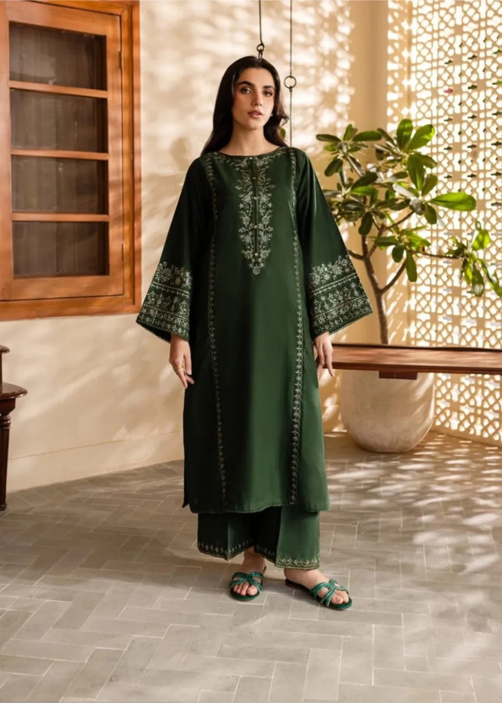 Emerald Green Embroidered Kurta Suit thumbnail