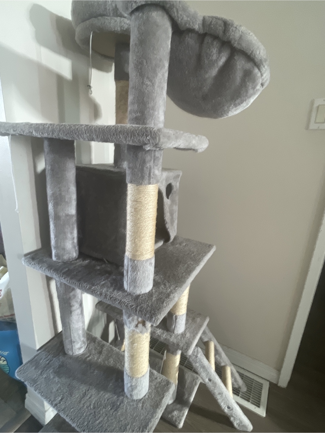 Old cat tree (FREE!!)