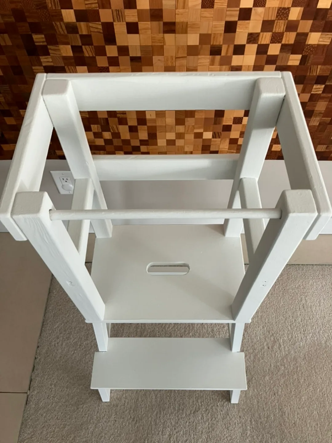 Learning Tower / Kitchen Helper image indicator(2)