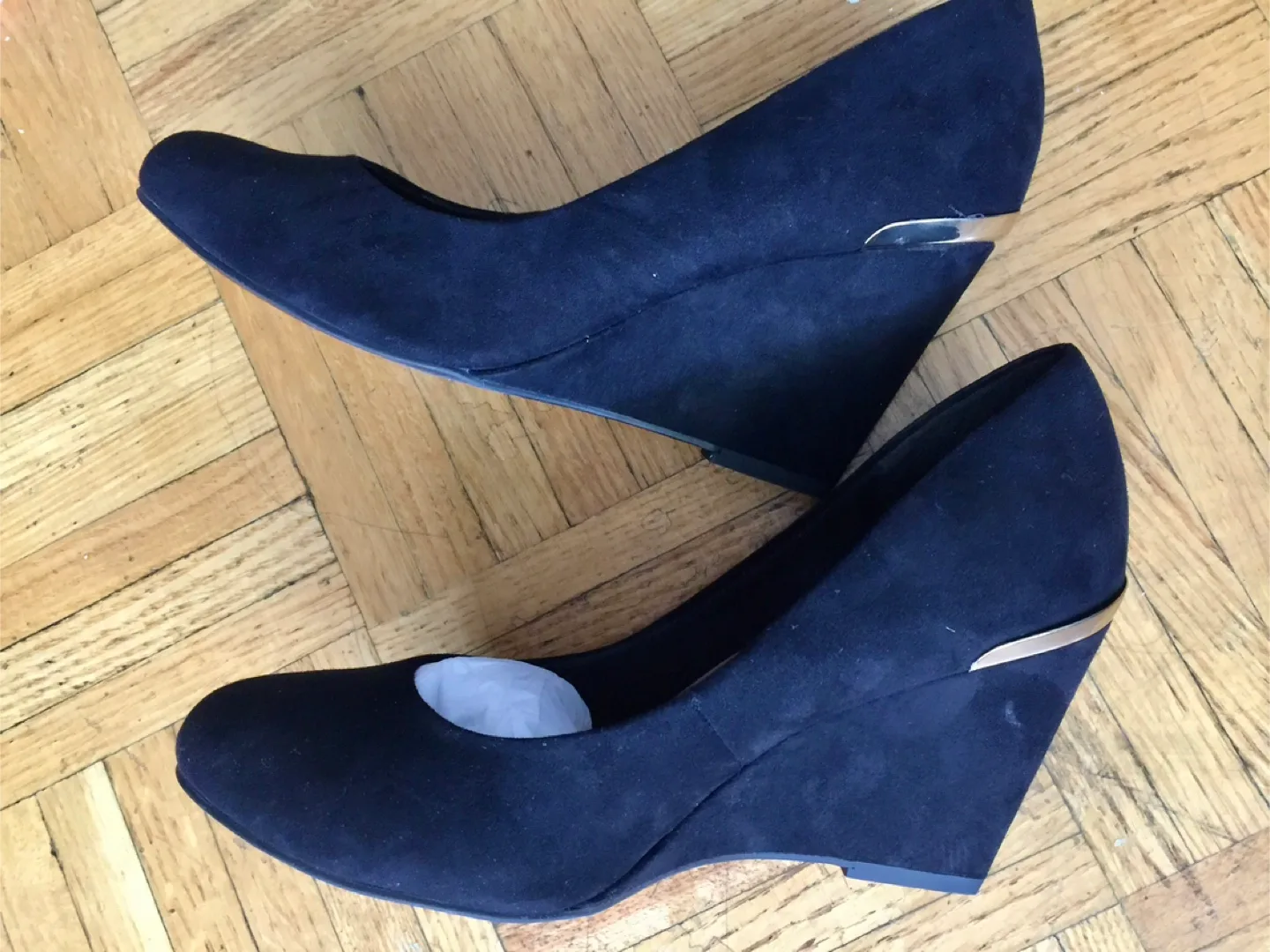 Suede wedge image indicator(2)