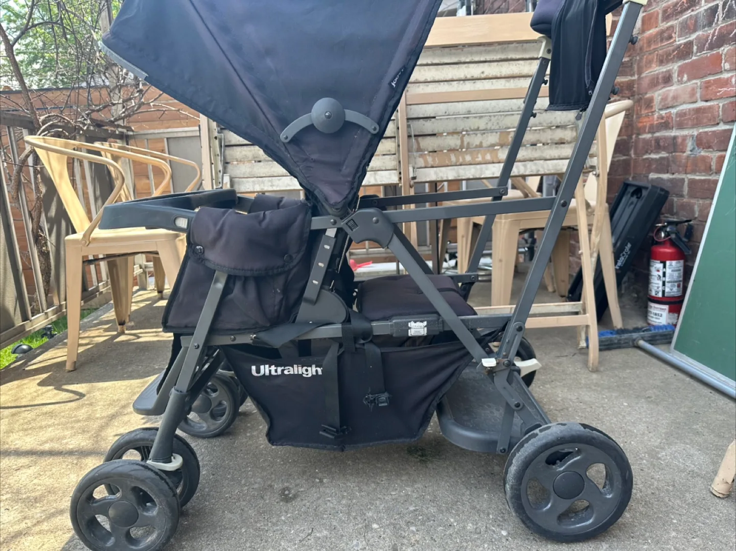 Joovy Caboose Too Ultralight Graphit Double Stroller image indicator(8)