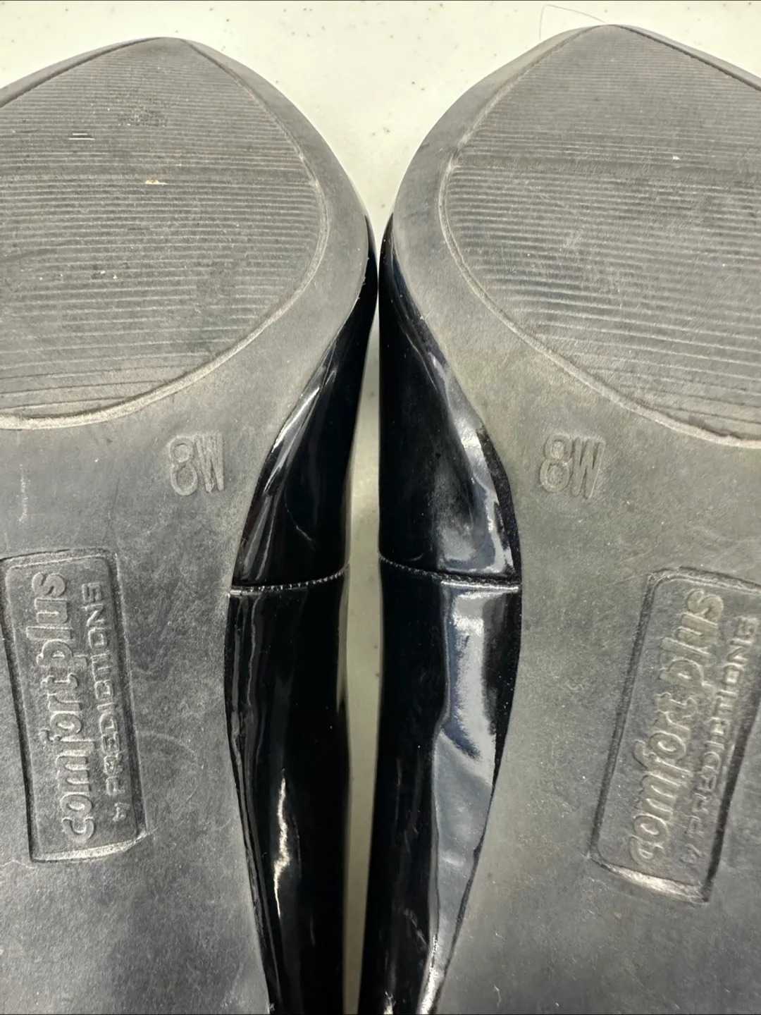 Comfort Plus Black Pumps - ladies Size 8W image indicator(2)