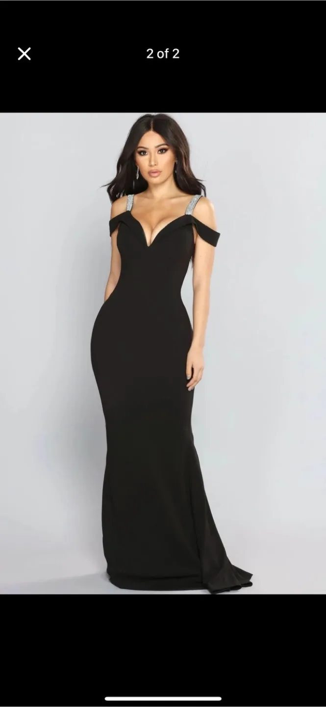 Off-the-shoulder Black Evening Gown thumbnail