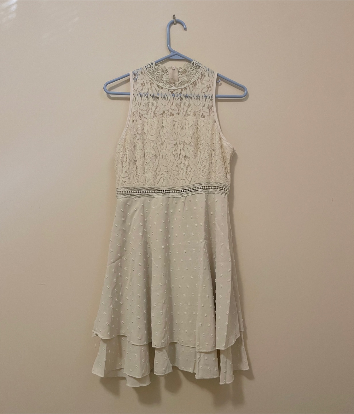 Cream-Coloured Lace Dress - photo 2