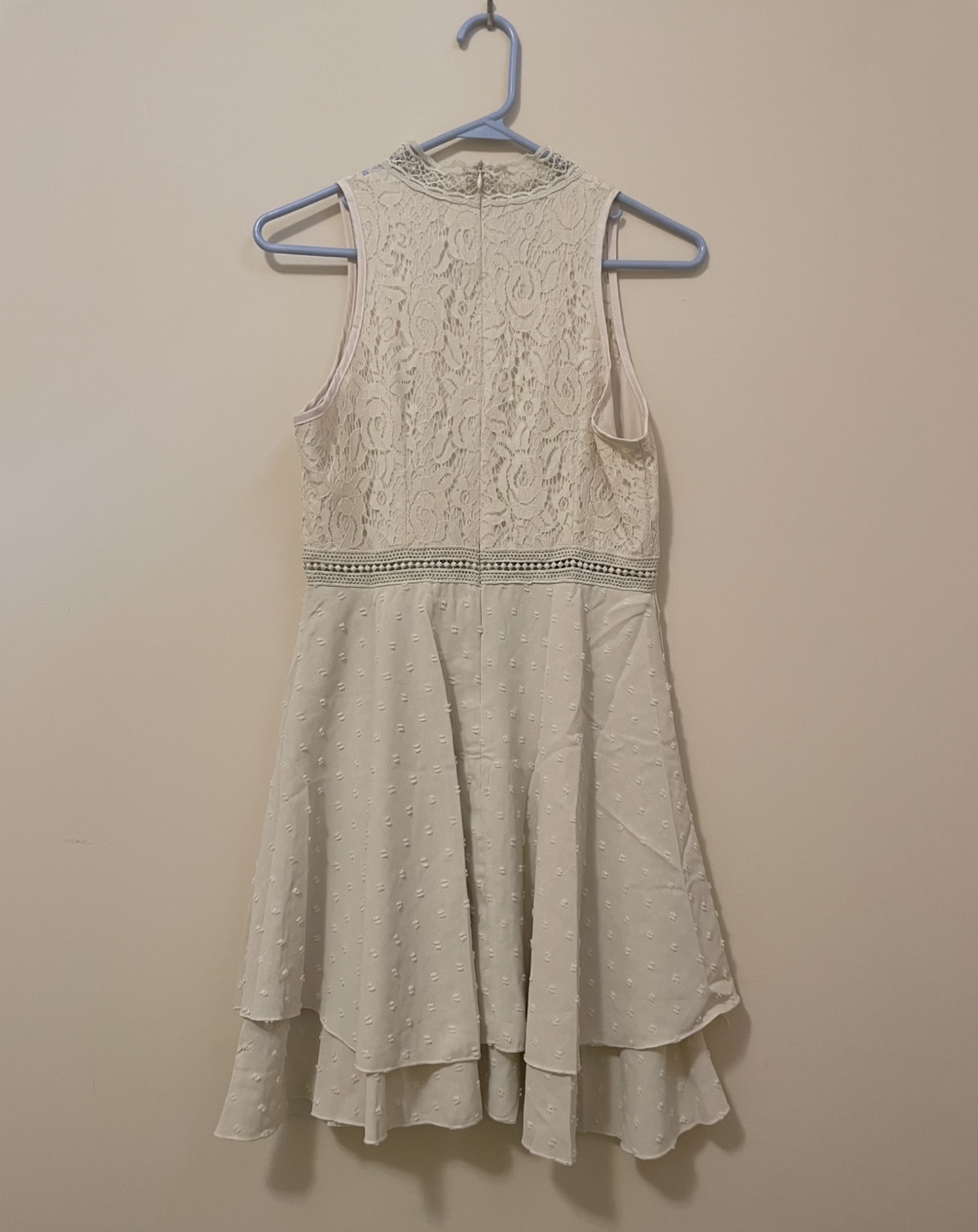 Cream-Coloured Lace Dress - photo 3