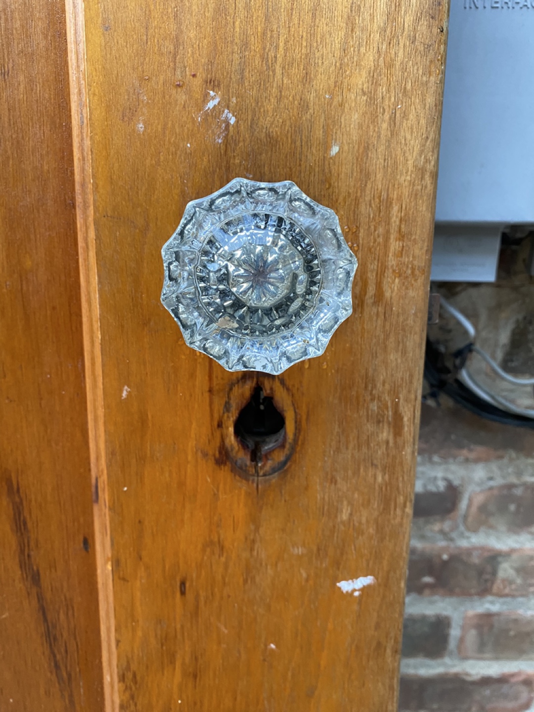 Antique Chicago bungalow Wooden Door With Glass Knob - photo 2
