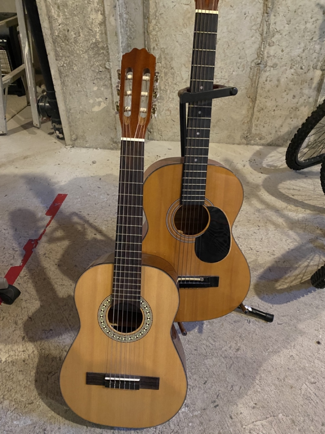 Acoustic Guitars-Junior