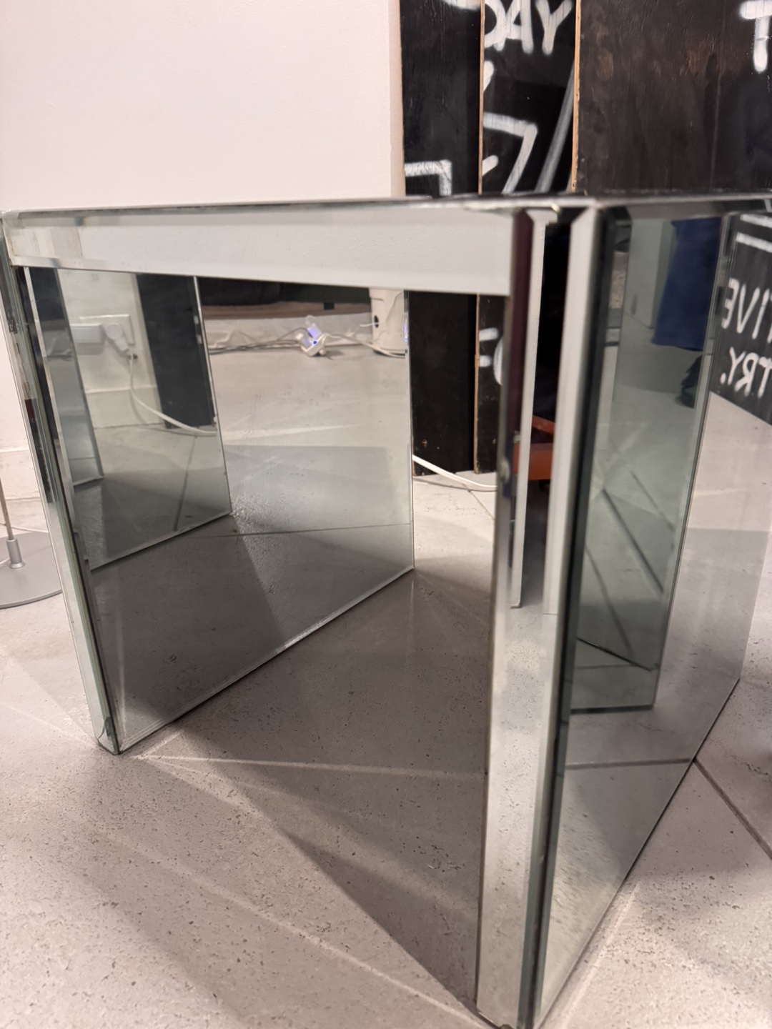 Mirrored Side Tables - photo 4