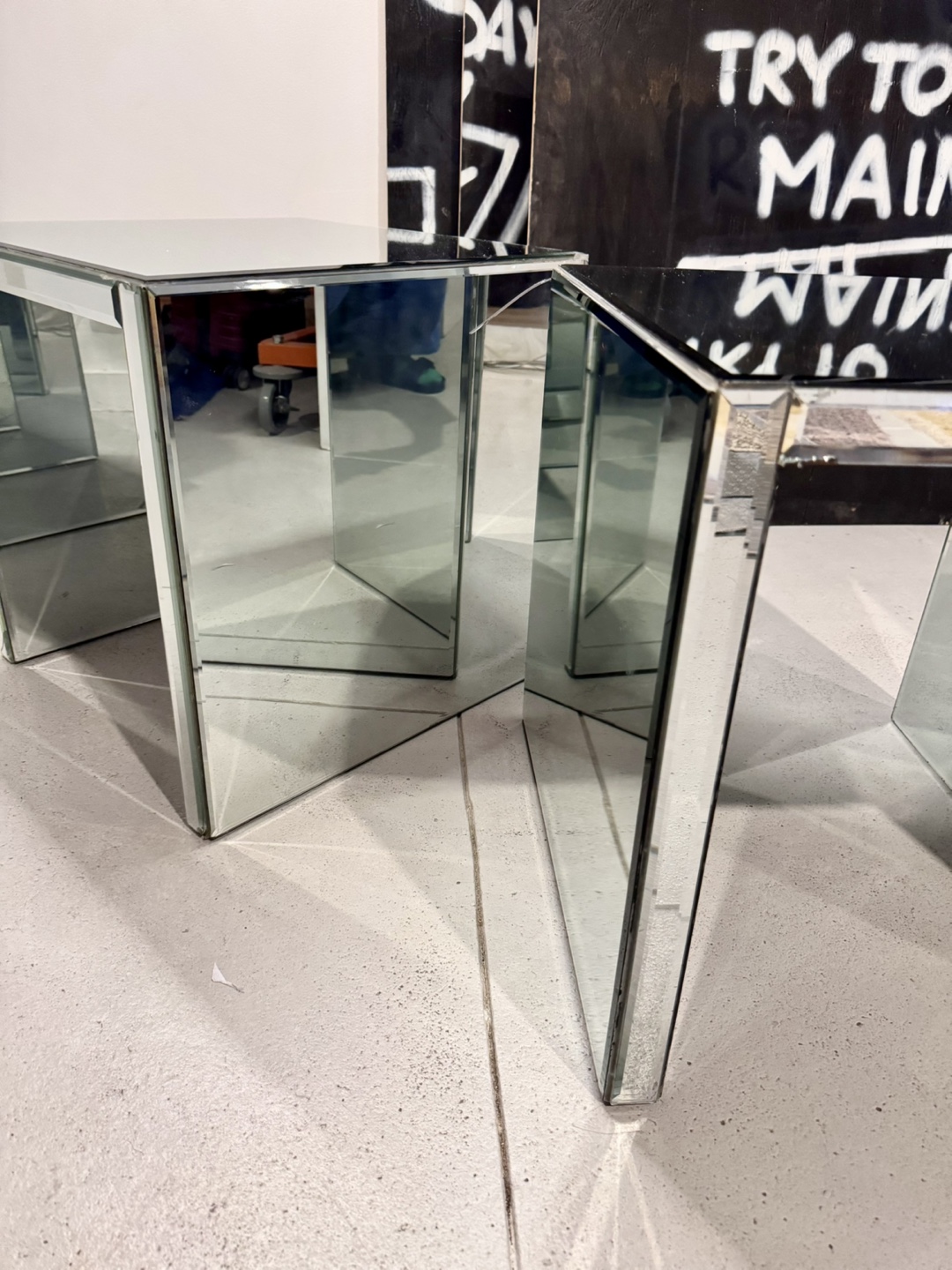 Mirrored Side Tables - photo 3