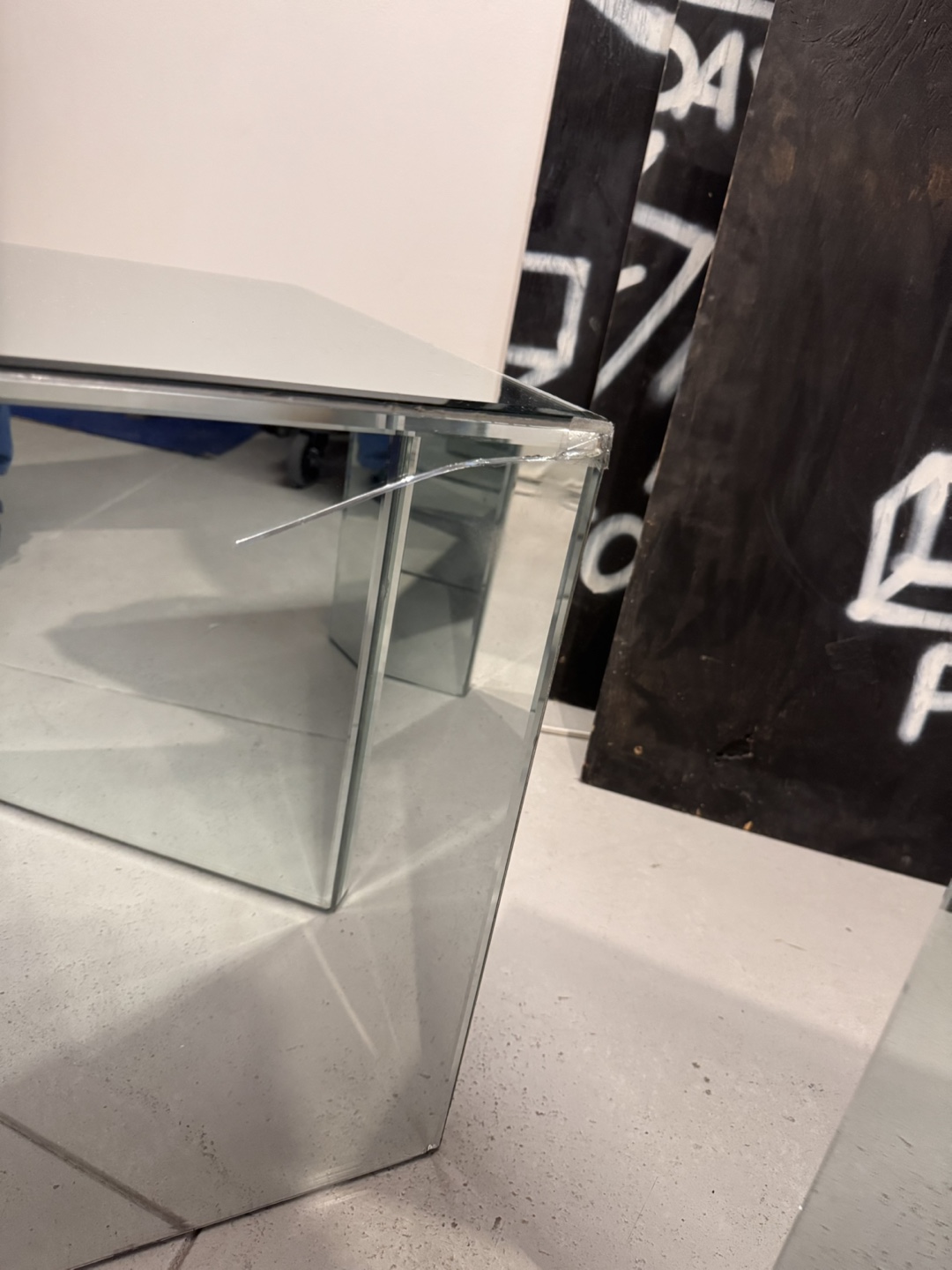 Mirrored Side Tables - photo 5