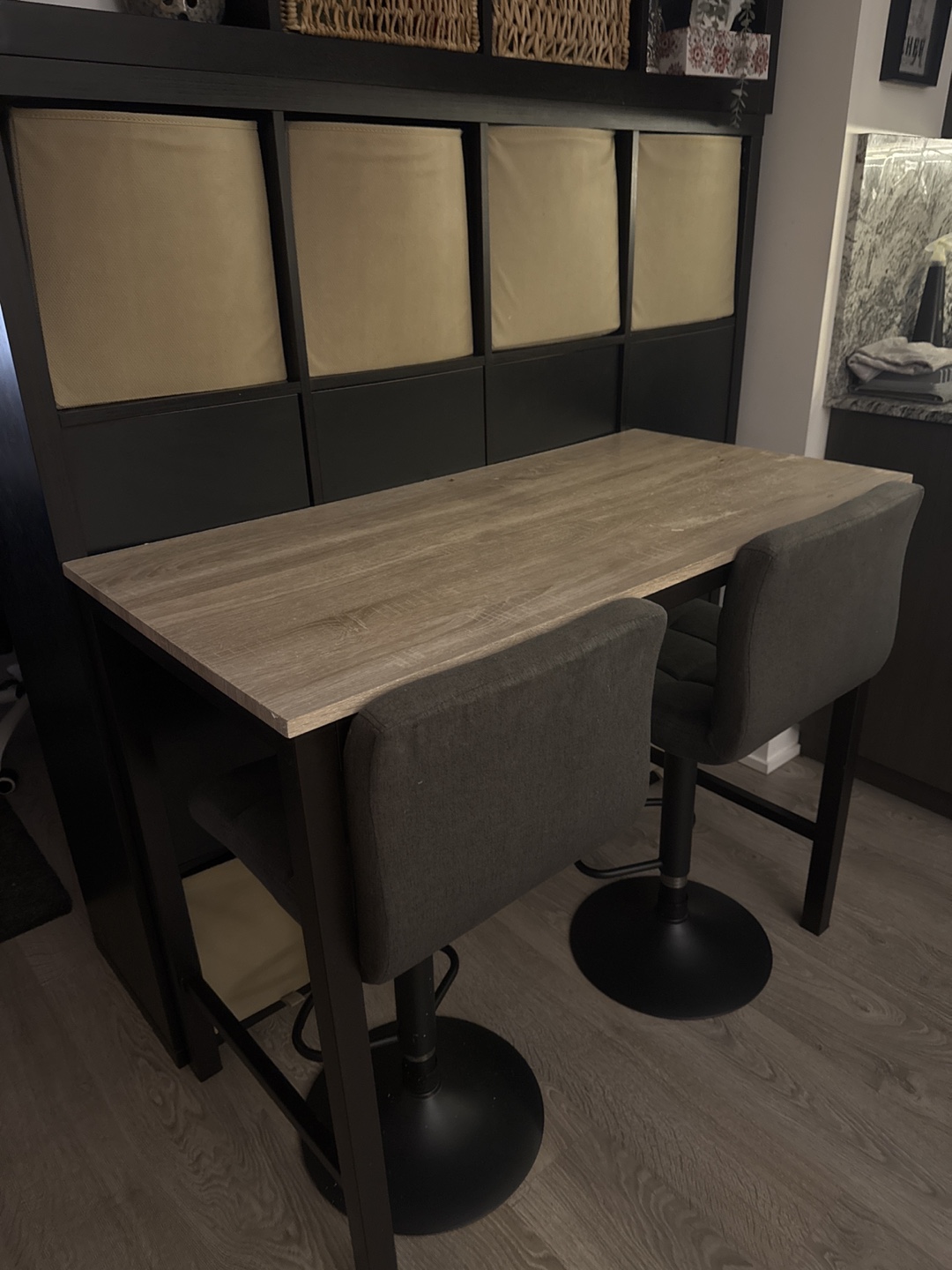 Breakfast Bar Table with Stools