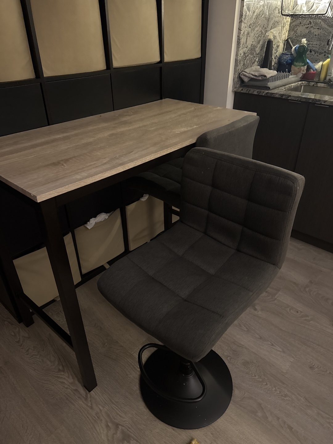 Breakfast Bar Table with Stools - photo 2