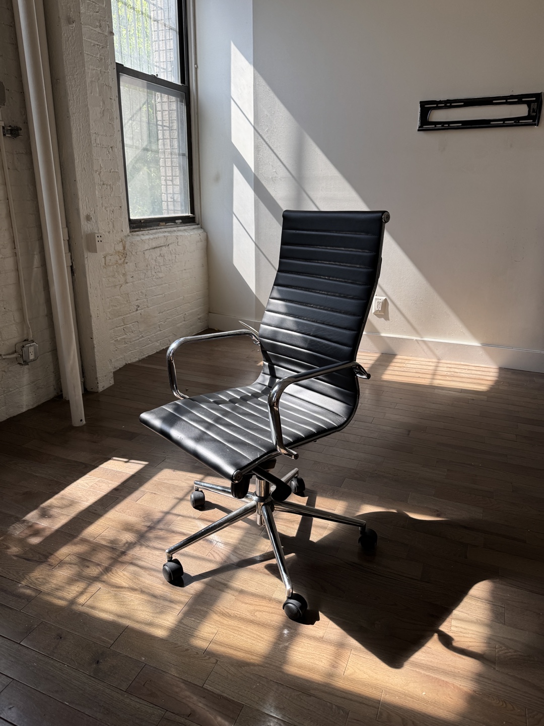 Black Ribbed Office Chair