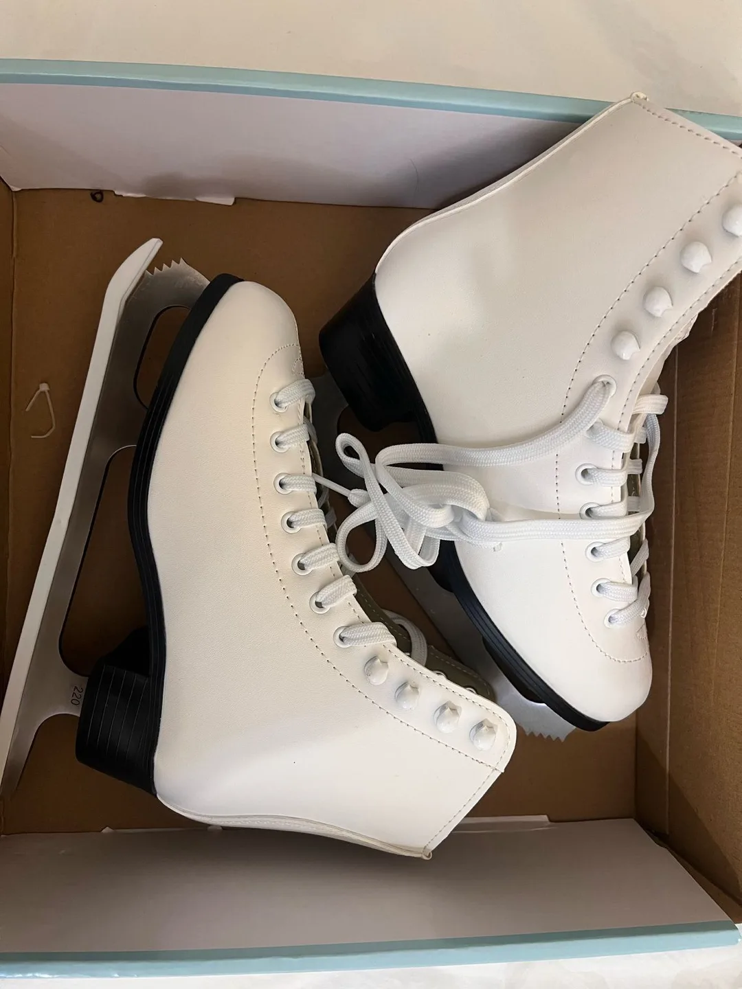 american tricot lined ice skates - women's white (5) thumbnail