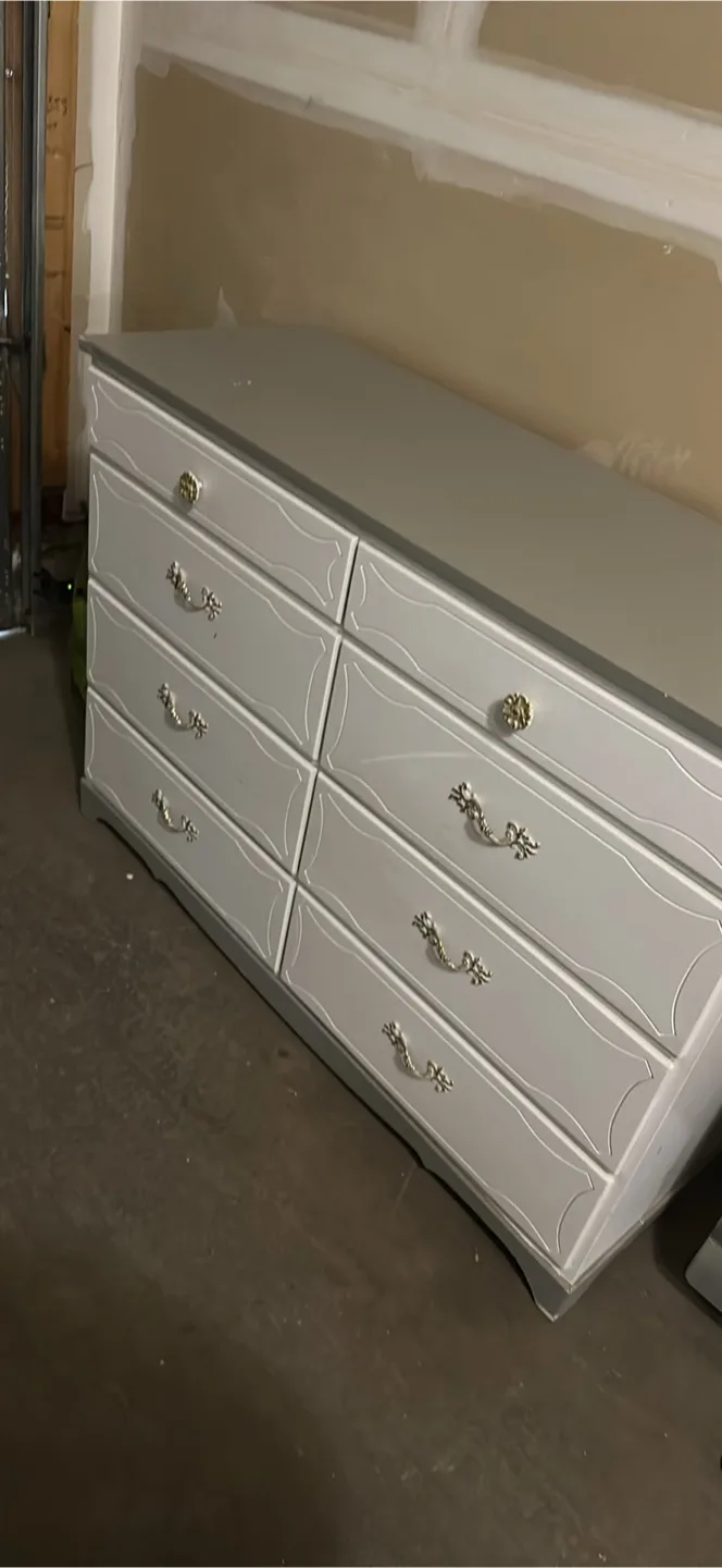 Dresser with 6 Drawers thumbnail