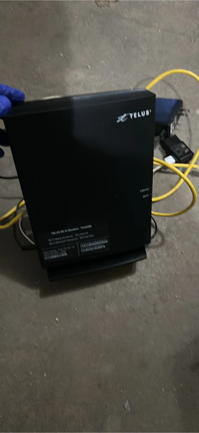 TELUS Wi-Fi Modem thumbnail