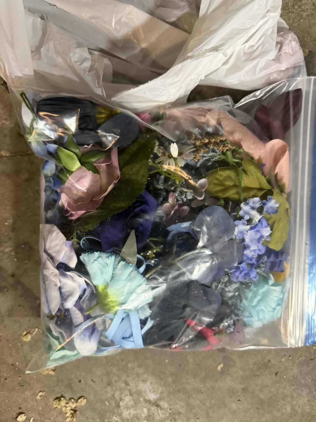 Bag of Assorted Artificial Flowers - photo 2