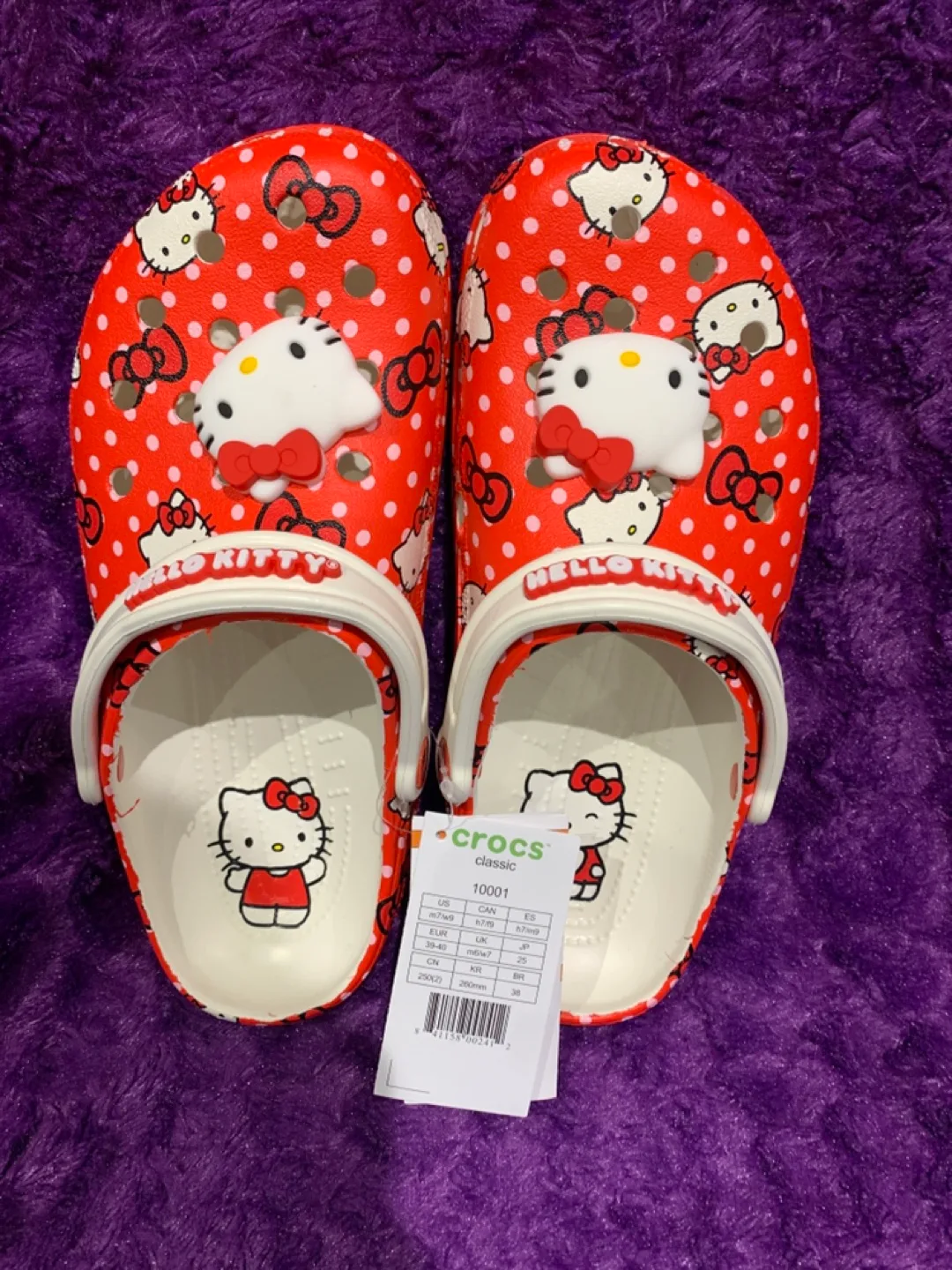 Crocs Classic Hello Kitty Clogs thumbnail