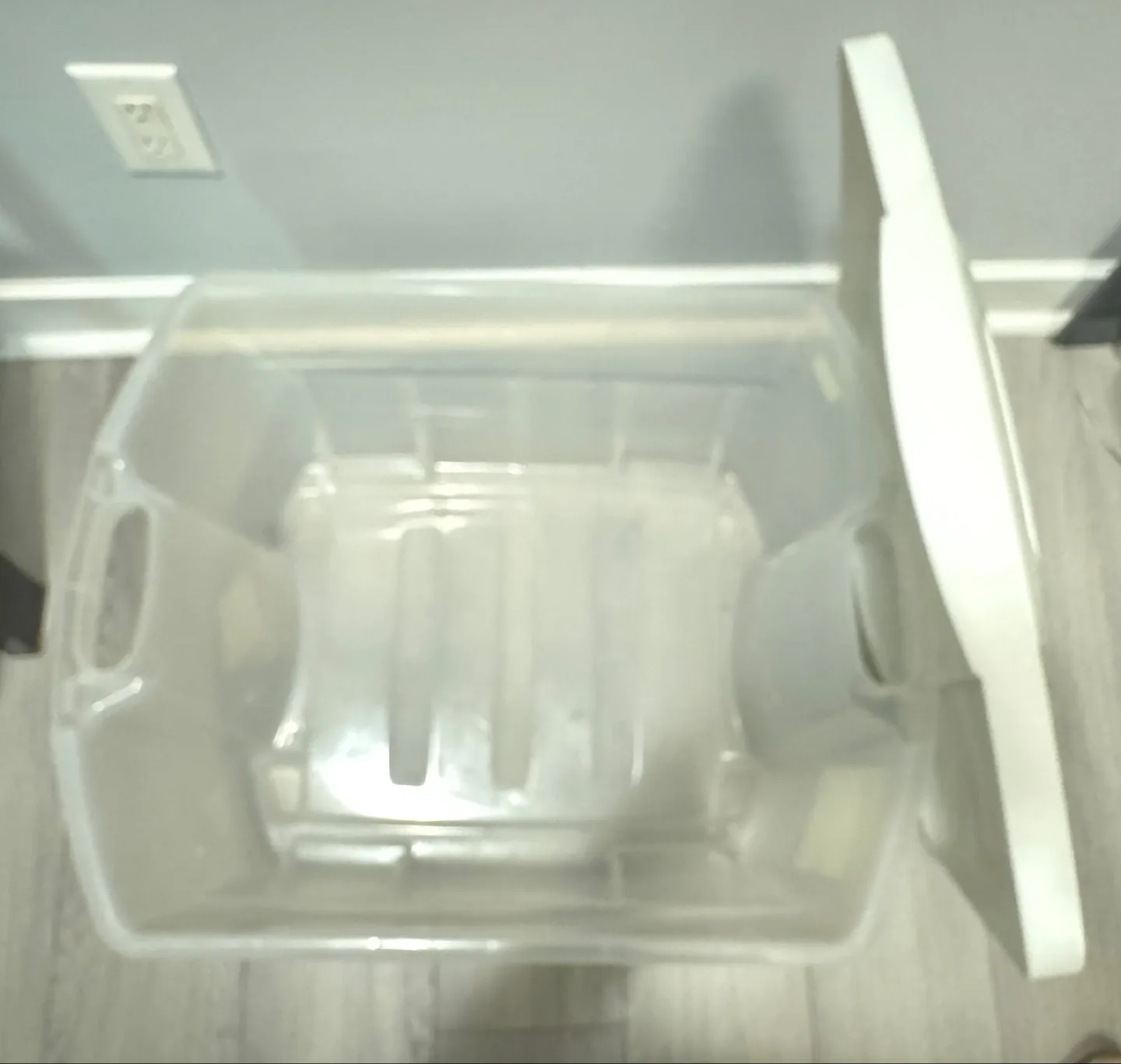 Rubbermaid Storage 68L thumbnail