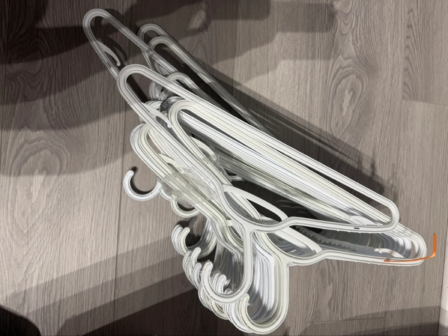 Cloth hangers - more than 20 thumbnail