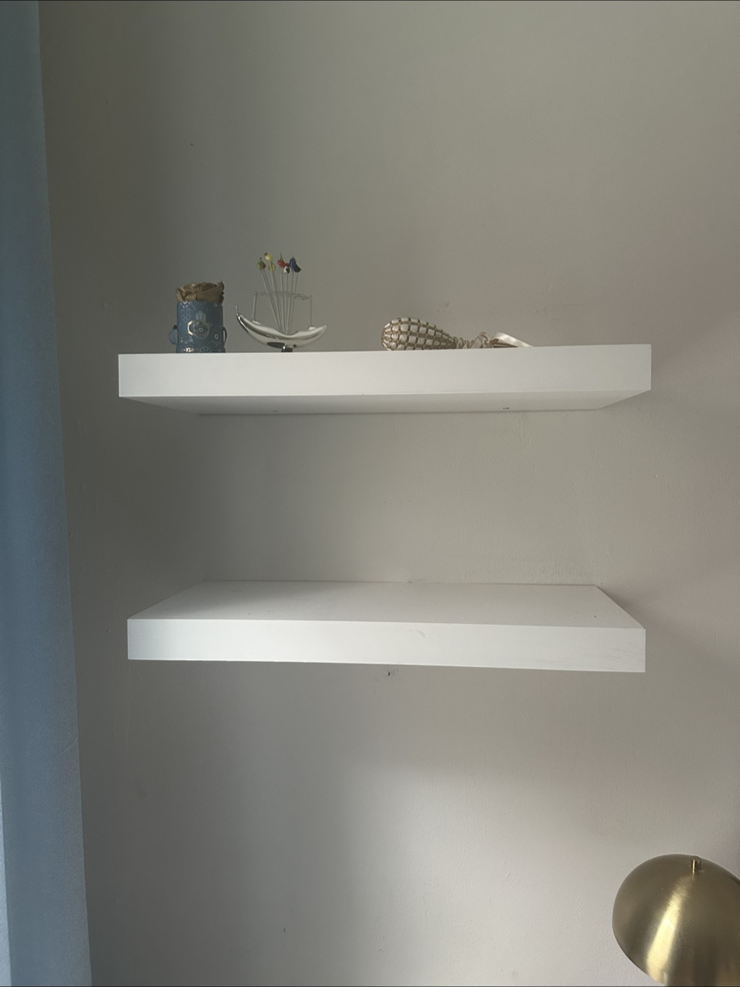 Set of 2 White Floating Shelves - photo 2