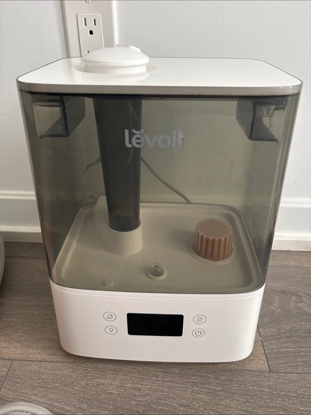 Lévoit Humidifier thumbnail