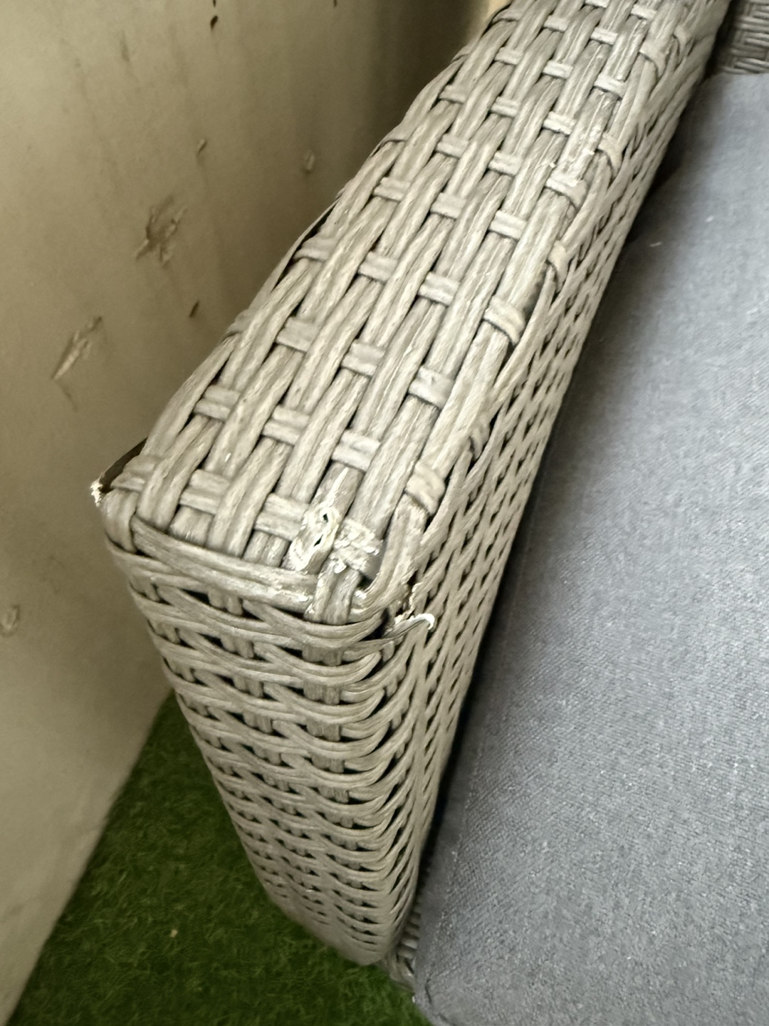 Outdoor Wicker Loveseat - photo 2