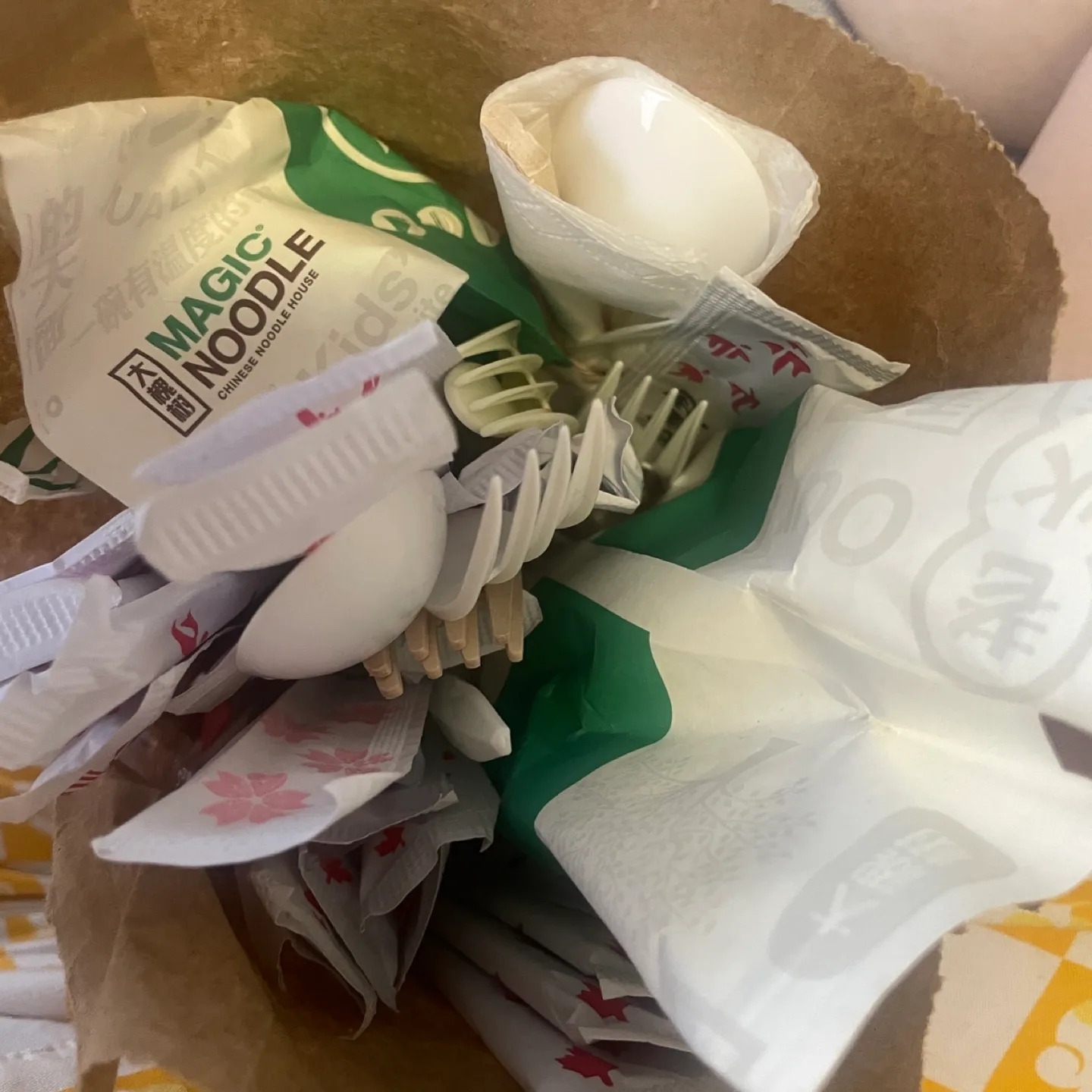 Takeout Containers & Utensils image indicator(3)