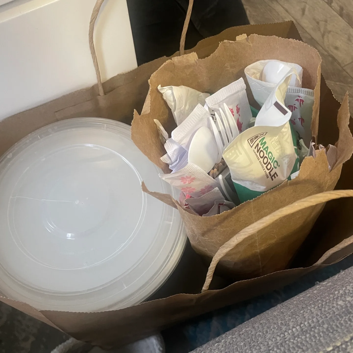 Takeout Containers & Utensils image indicator(2)